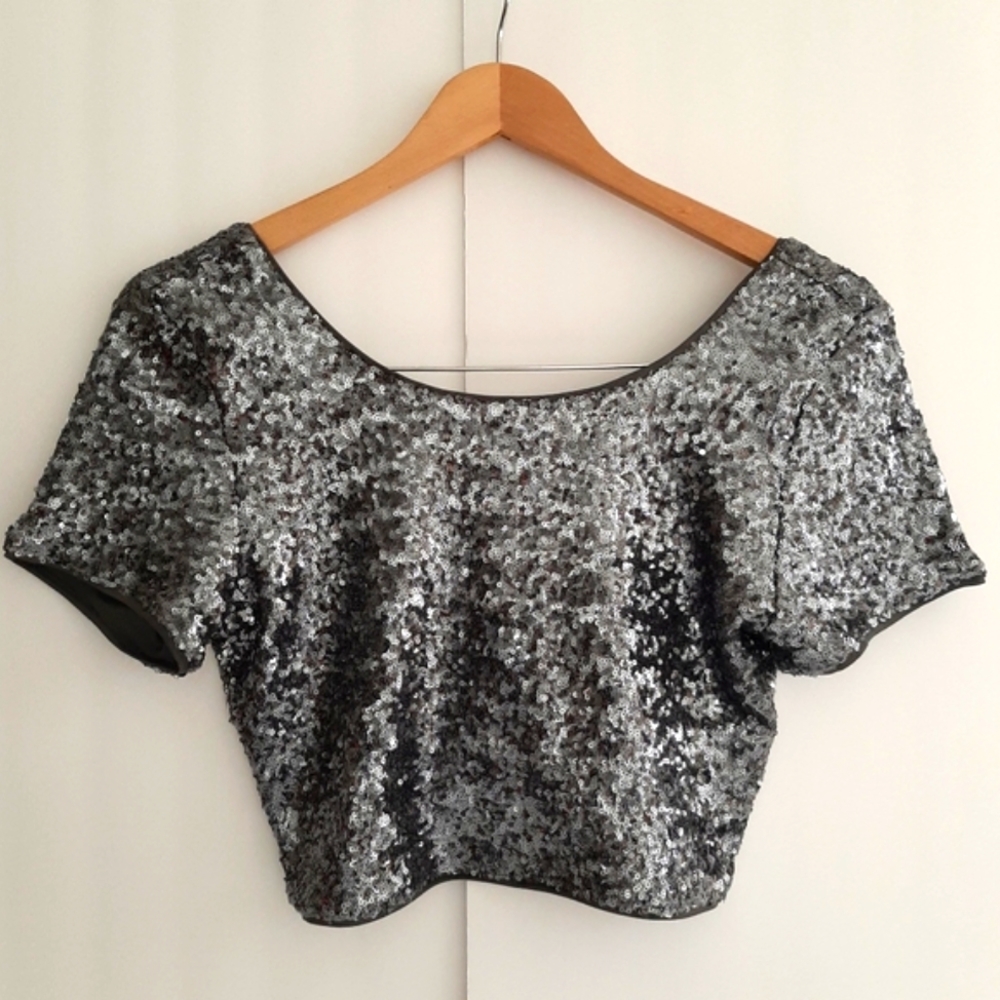☀️ Forever 21 Silver Sequined Crop Knit Top Sz Large NWT